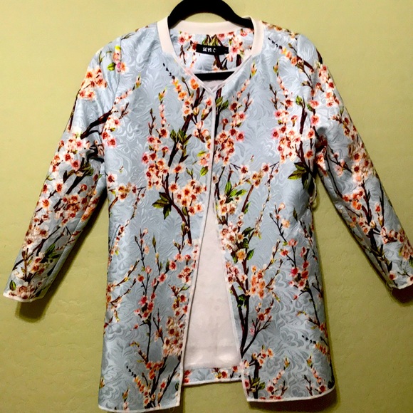 Print Jacket - Picture 1 of 3